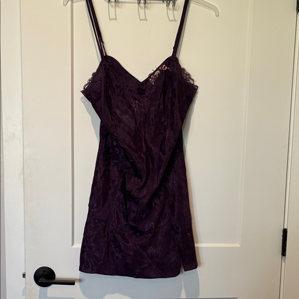Elegant Purple vintage Lingerie      B8